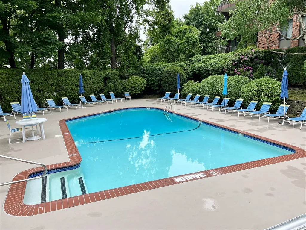 2 bed, 2 bath apartment for rent at 1006 Paradise Rd Unit 2P, Swampscott — photo 8 of 35