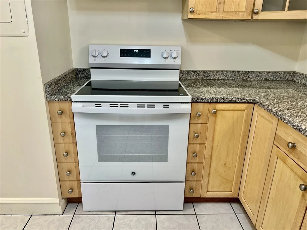 2 bed, 2 bath apartment for rent at 1006 Paradise Rd Unit 2P, Swampscott — photo 16 of 35
