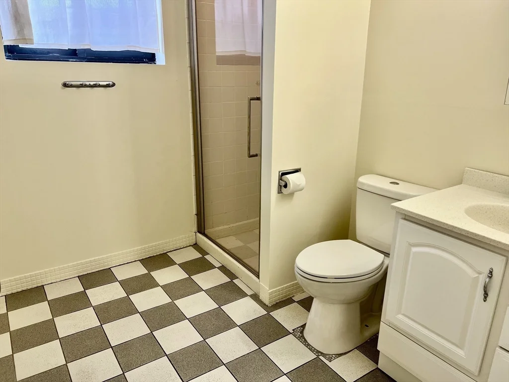 2 bed, 2 bath apartment for rent at 1006 Paradise Rd Unit 2P, Swampscott — photo 23 of 35
