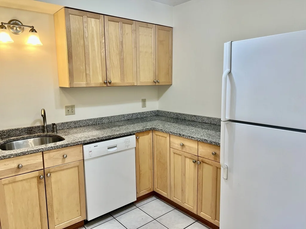 2 bed, 2 bath apartment for rent at 1006 Paradise Rd Unit 2P, Swampscott — photo 14 of 35