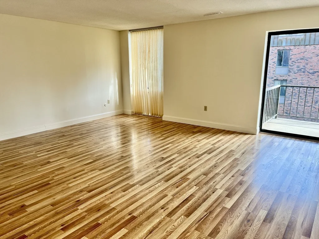 2 bed, 2 bath apartment for rent at 1006 Paradise Rd Unit 2P, Swampscott — photo 17 of 35