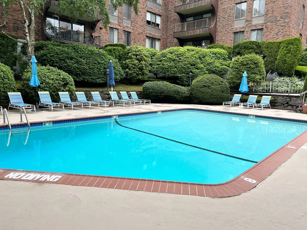2 bed, 2 bath apartment for rent at 1006 Paradise Rd Unit 2P, Swampscott — photo 9 of 35
