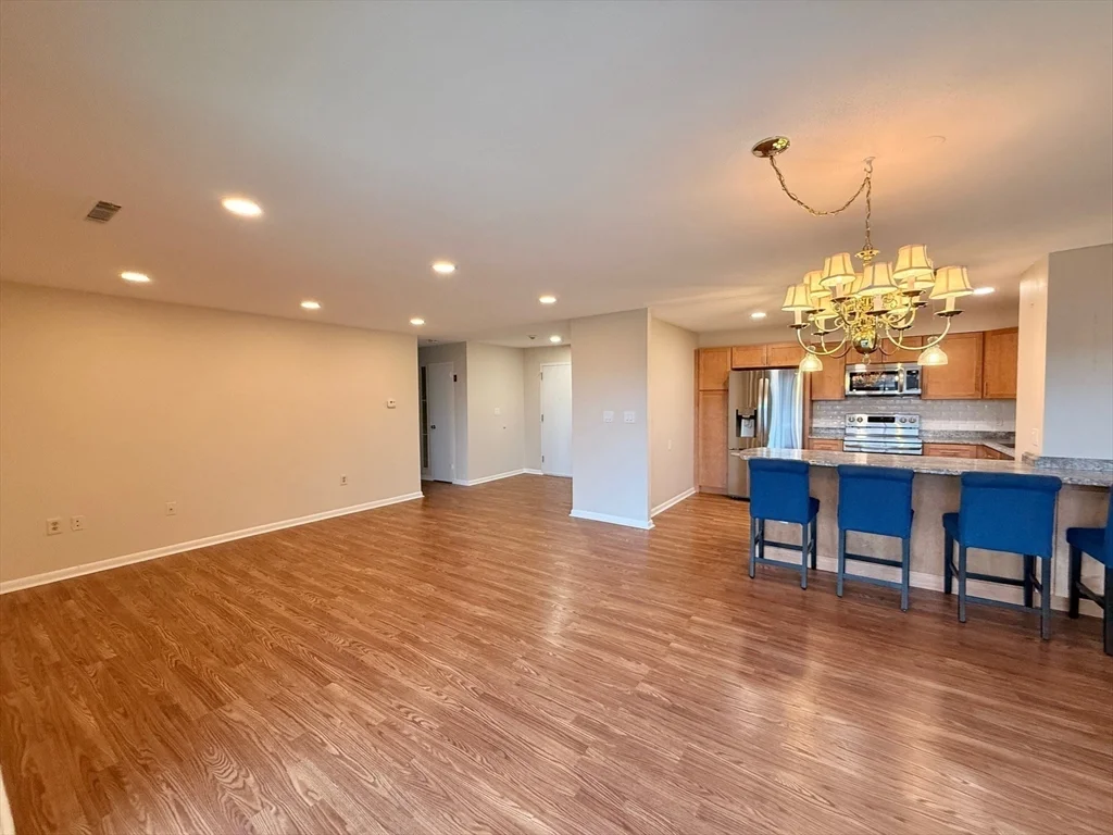 2 bed, 2 bath apartment for rent at 1006 Paradise Rd Unit 3R, Swampscott — photo 2 of 32