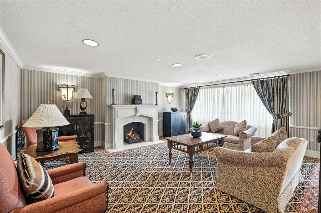 2 bed, 2 bath apartment for rent at 1006 Paradise Rd Unit N-3-R, Swampscott — photo 3 of 35
