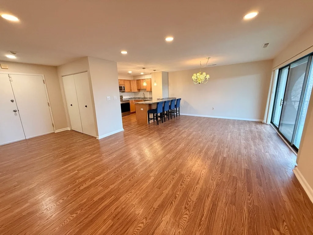 2 bed, 2 bath apartment for rent at 1006 Paradise Rd Unit N-3-R, Swampscott — photo 5 of 35
