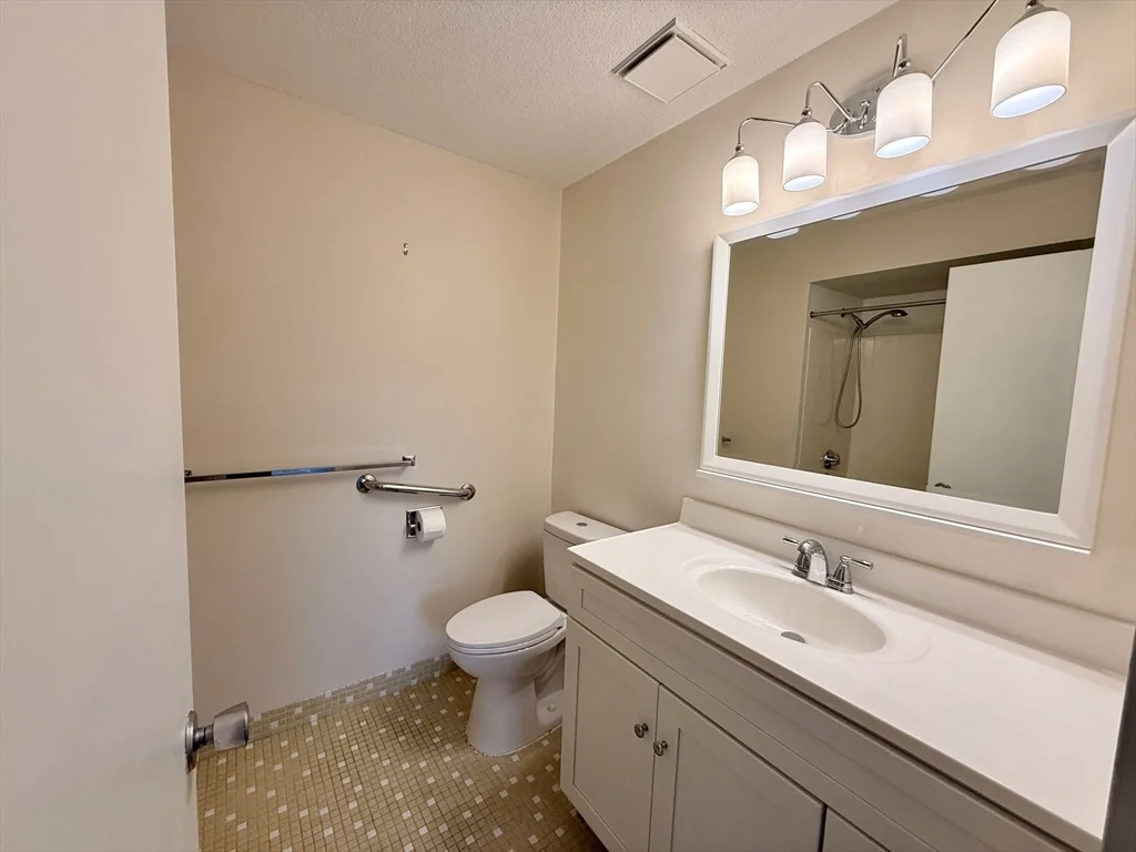 2 bed, 2 bath apartment for rent at 1006 Paradise Rd Unit N-3-R, Swampscott — photo 23 of 35