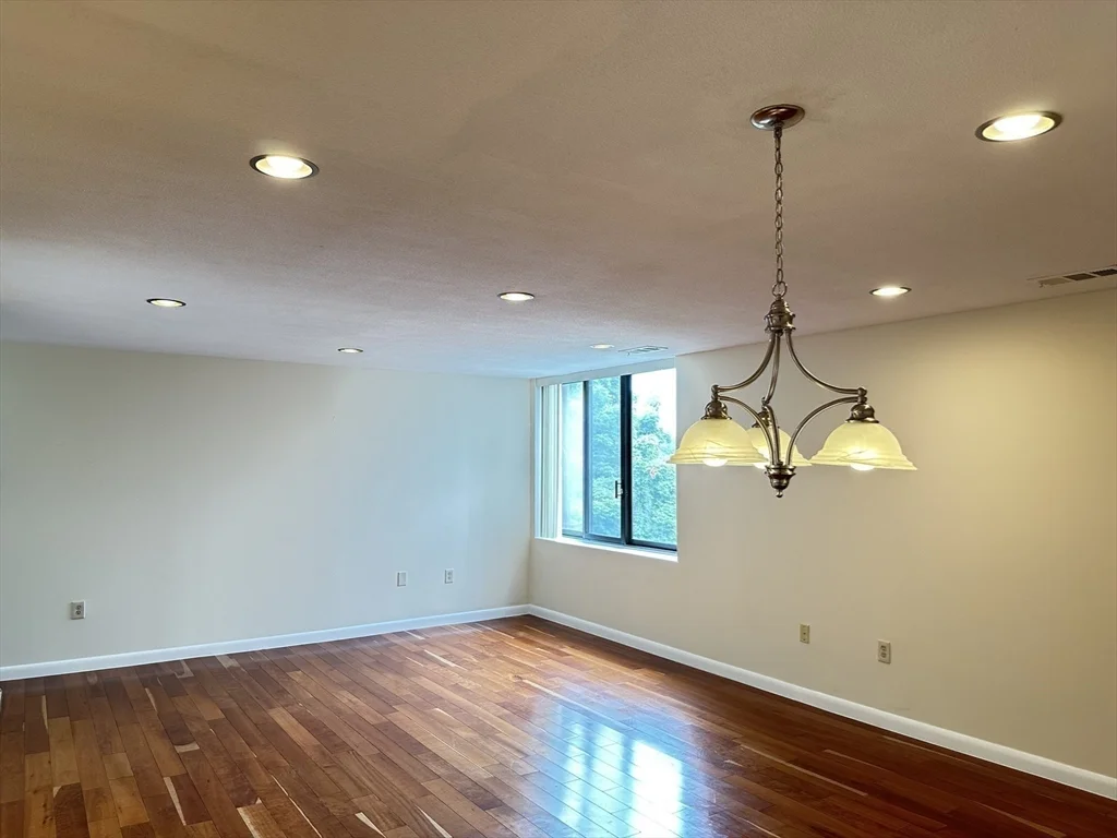 2 bed, 2 bath apartment for rent at 1006 Paradise Rd Unit PH-N, Swampscott — photo 12 of 35
