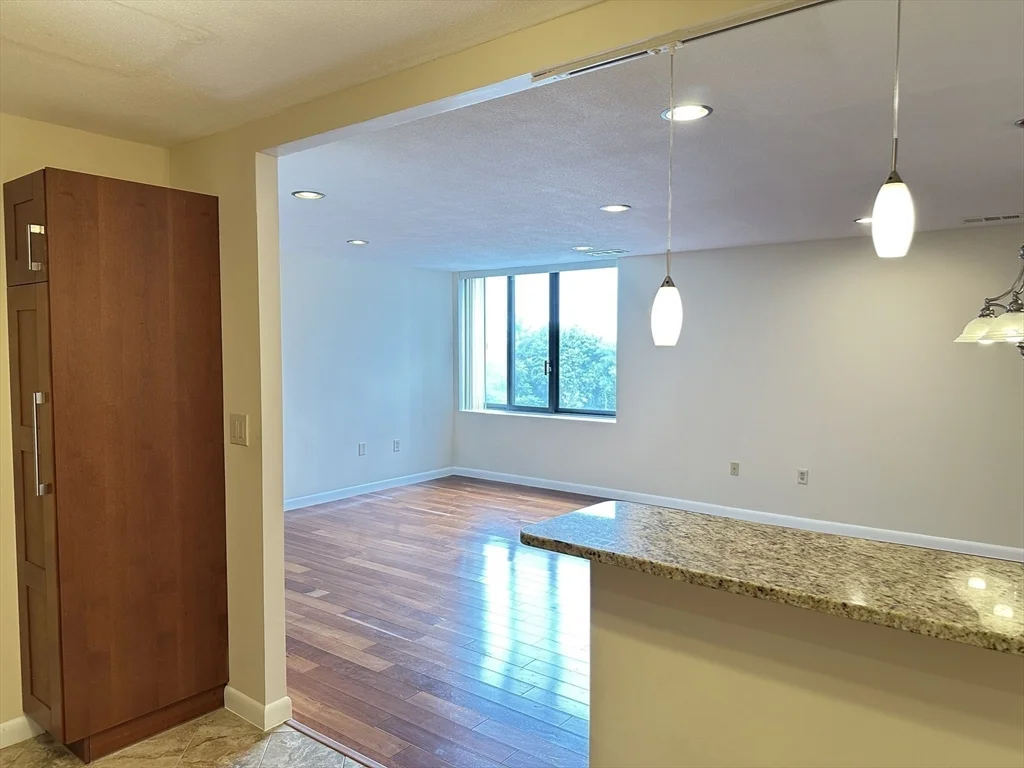 2 bed, 2 bath apartment for rent at 1006 Paradise Rd Unit PH-N, Swampscott — photo 11 of 35