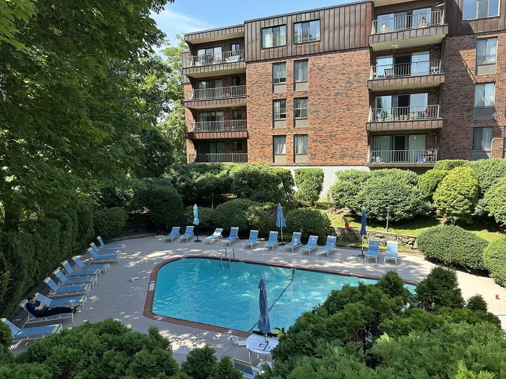 2 bed, 2 bath apartment for rent at 1006 Paradise Rd Unit PH-N, Swampscott — photo 34 of 35
