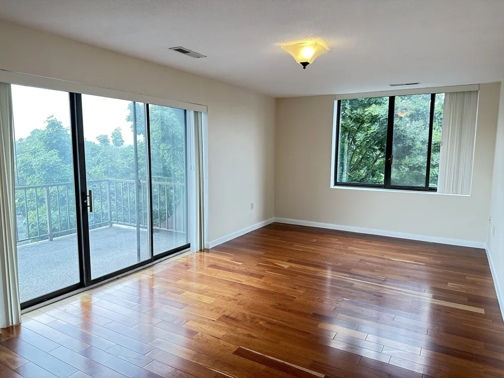 2 bed, 2 bath apartment for rent at 1006 Paradise Rd Unit PH-N, Swampscott — photo 13 of 35