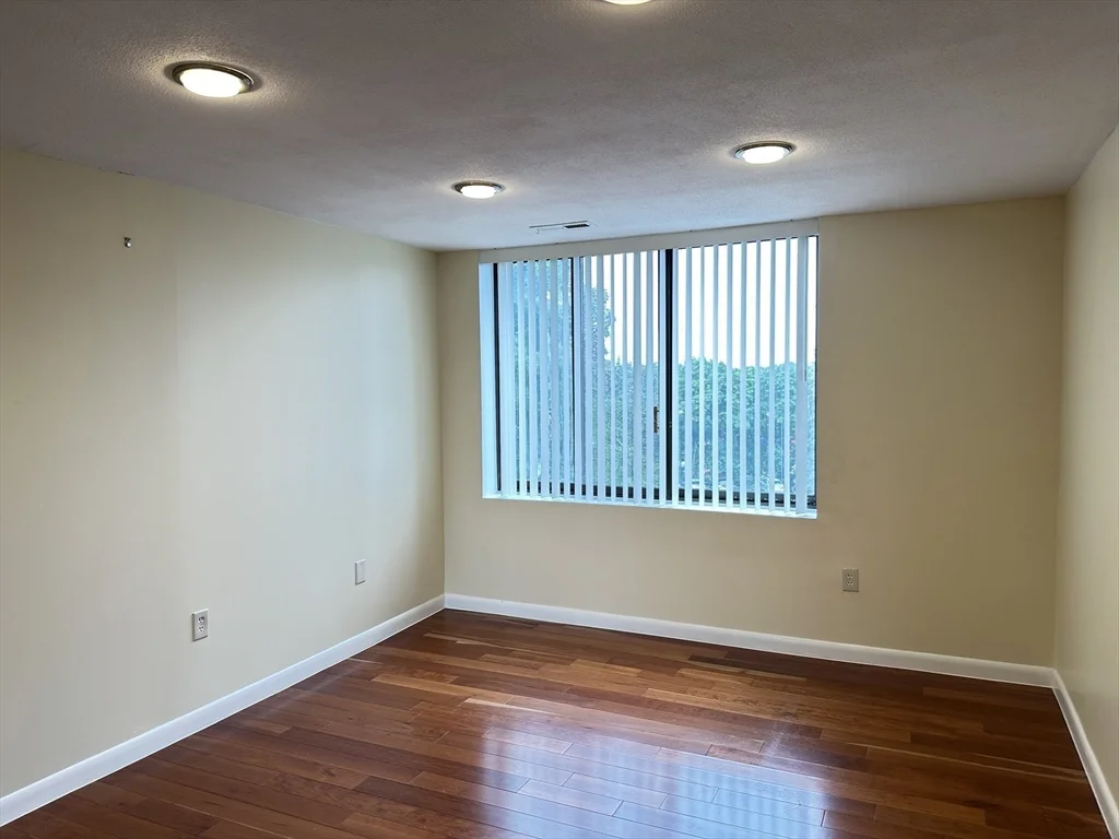 2 bed, 2 bath apartment for rent at 1006 Paradise Rd Unit PH-N, Swampscott — photo 22 of 35