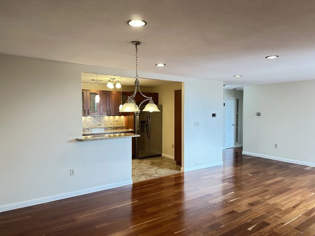 2 bed, 2 bath apartment for rent at 1006 Paradise Rd Unit PH-N, Swampscott — photo 9 of 35