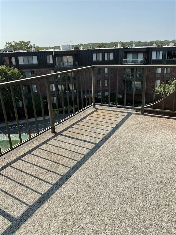 2 bed, 2 bath apartment for rent at 1006 Paradise Rd Unit PH Q, Swampscott — photo 12 of 16
