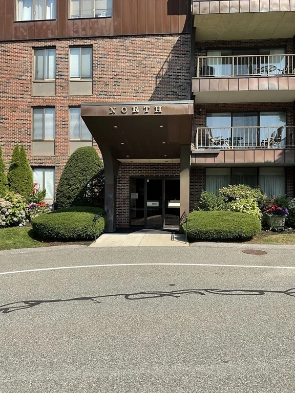 2 bed, 2 bath apartment for rent at 1006 Paradise Rd Unit PH Q, Swampscott