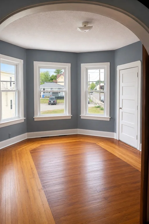 3 bed, 1 bath apartment for rent at 1008-1012 Stafford Rd Unit 2, Fall River — photo 4 of 6