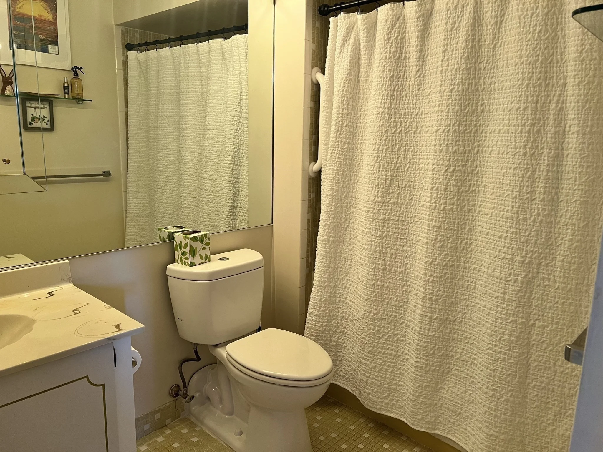 1 bed, 1 bath apartment for rent at 1008 Paradise Rd Unit PhL, Swampscott — photo 20 of 26