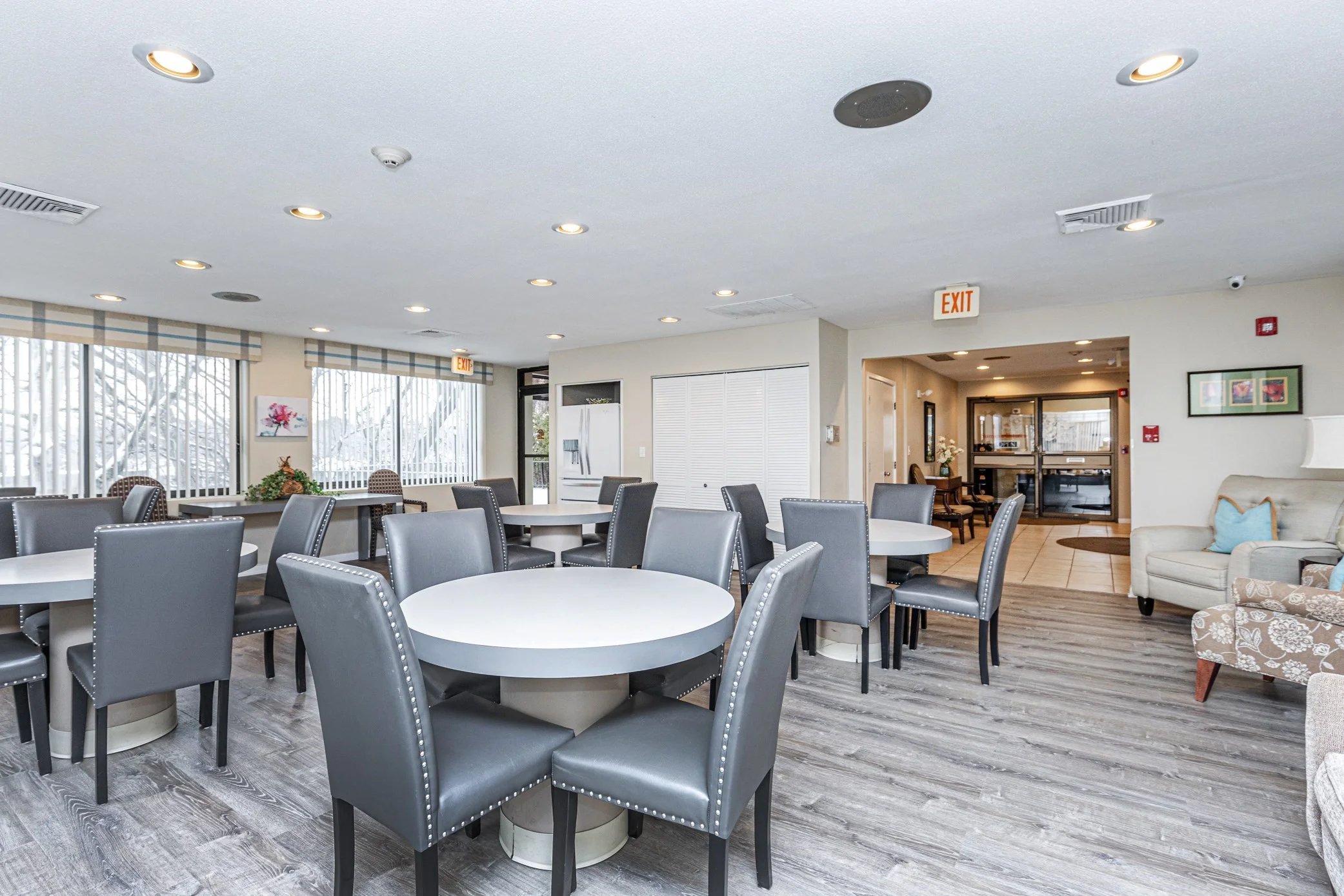 1 bed, 1 bath apartment for rent at 1008 Paradise Rd Unit PhL, Swampscott — photo 5 of 26
