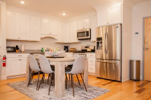 2 bed, 2 bath apartment for rent at 1008 Tremont St Unit 3, Roxbury — photo 3 of 27