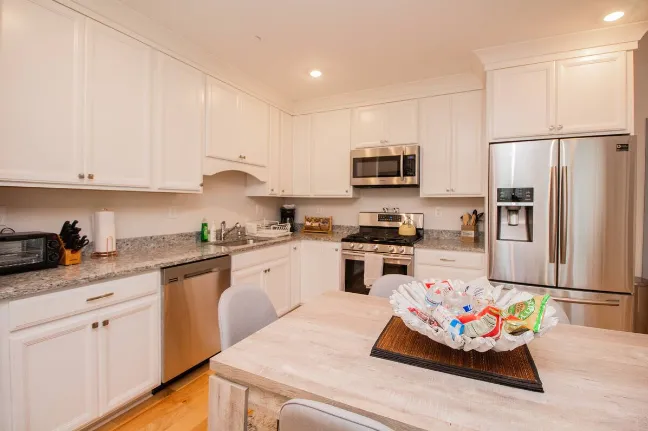 2 bed, 2 bath apartment for rent at 1008 Tremont St Unit 3, Roxbury — photo 13 of 27