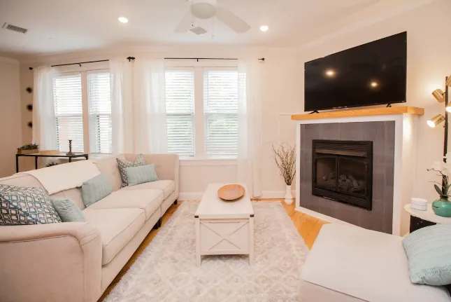 2 bed, 2 bath apartment for rent at 1008 Tremont St Unit 3, Roxbury