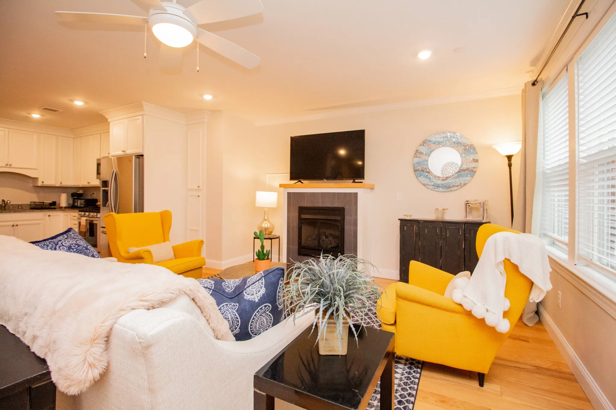 2 bed, 2 bath apartment for rent at 1008 Tremont St Unit 4, Roxbury — photo 2 of 34