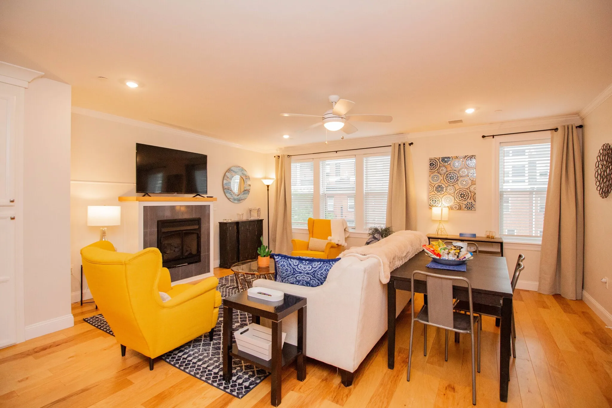 2 bed, 2 bath apartment for rent at 1008 Tremont St Unit 4, Roxbury
