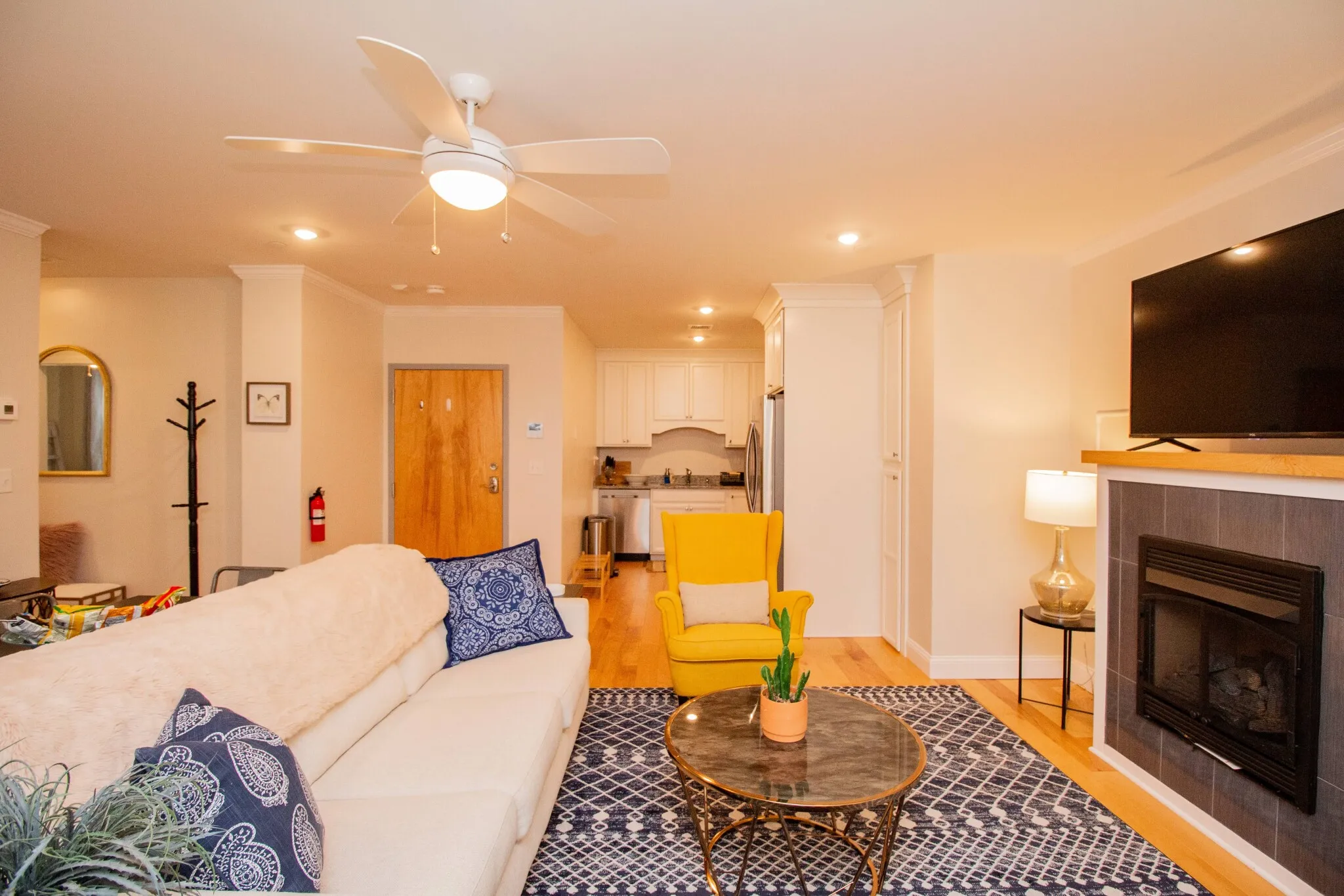 2 bed, 2 bath apartment for rent at 1008 Tremont St Unit 4, Roxbury — photo 10 of 34