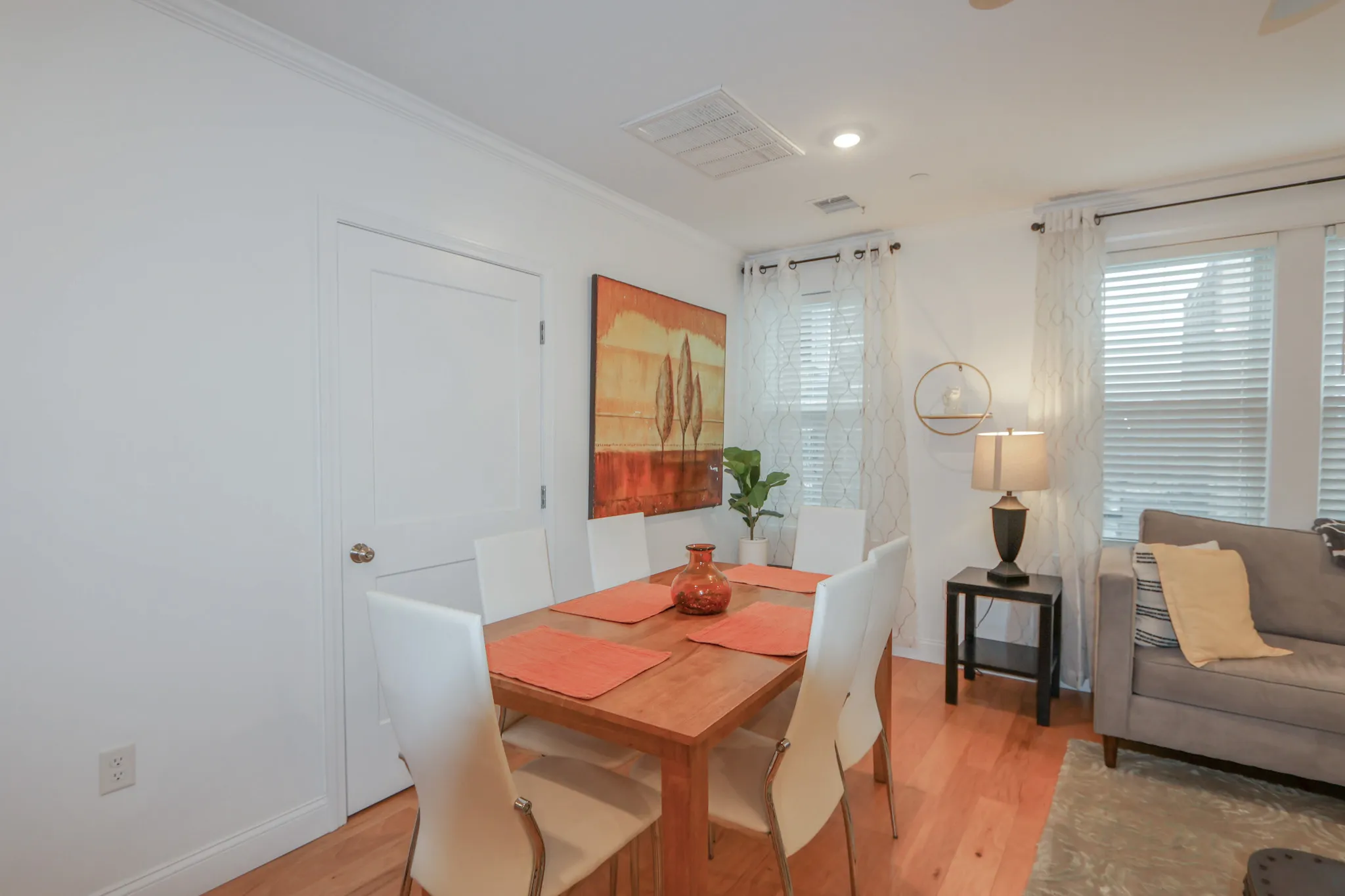 2 bed, 2 bath apartment for rent at 1008 Tremont St Unit 5, Roxbury — photo 6 of 25