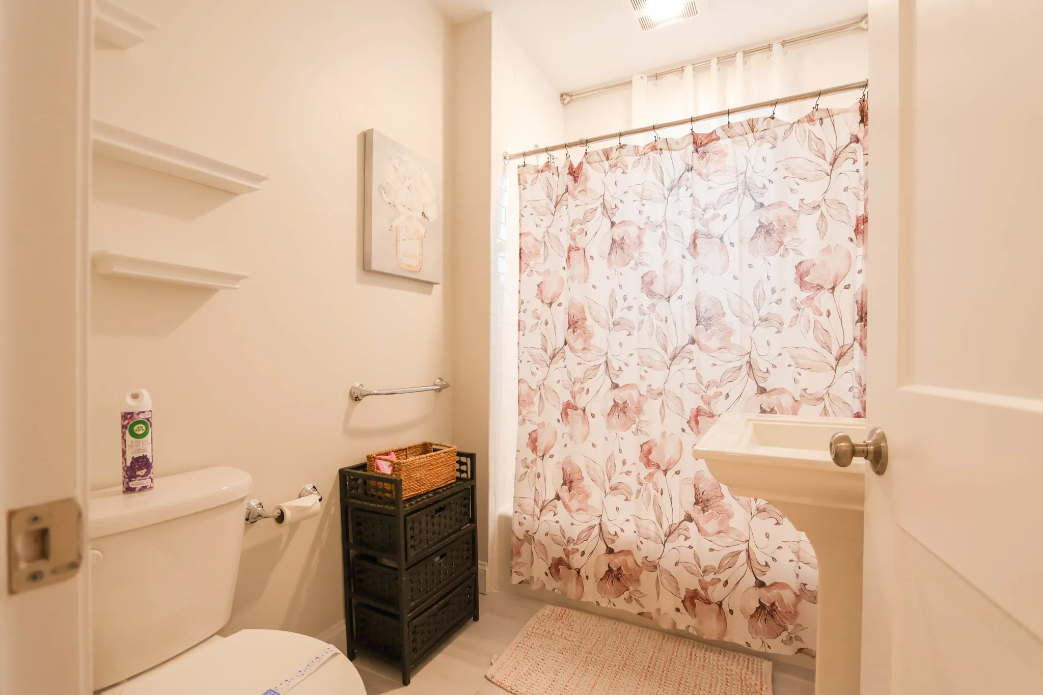 2 bed, 2 bath apartment for rent at 1008 Tremont St Unit 5, Roxbury — photo 21 of 25
