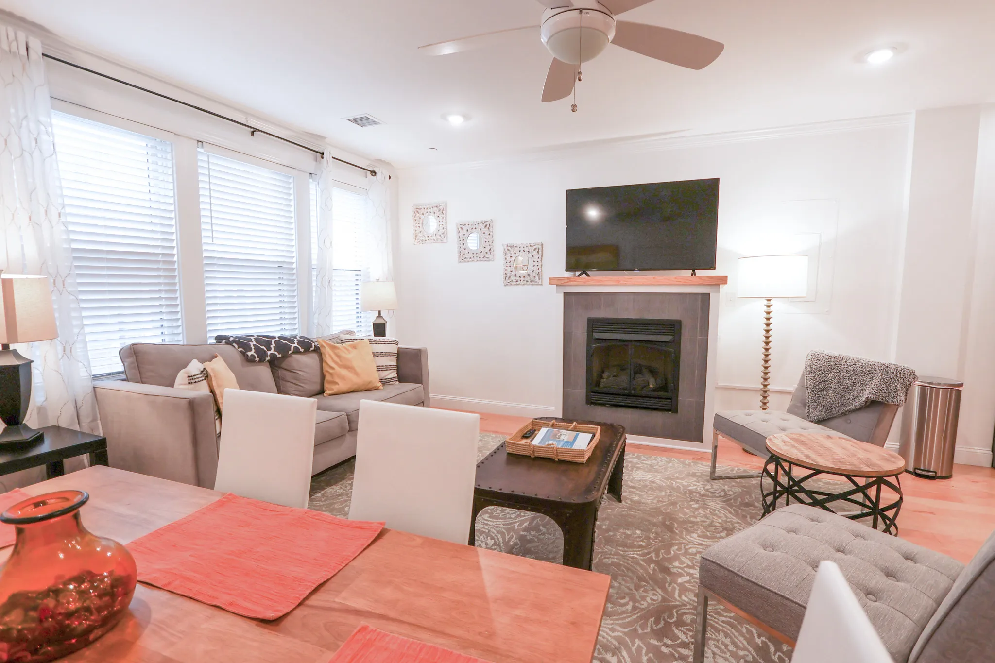 2 bed, 2 bath apartment for rent at 1008 Tremont St Unit 5, Roxbury — photo 4 of 25