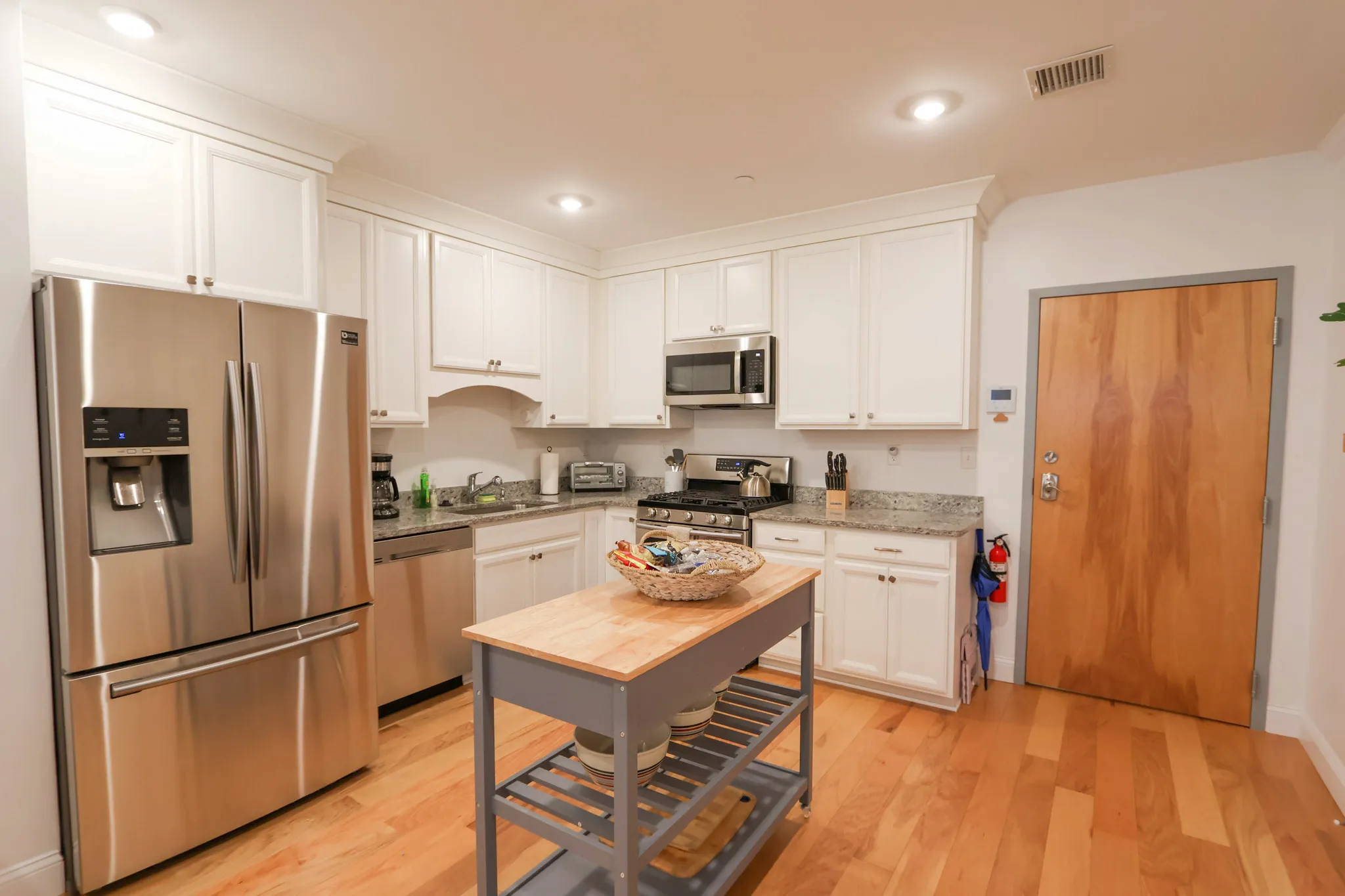 2 bed, 2 bath apartment for rent at 1008 Tremont St Unit 5, Roxbury — photo 10 of 25