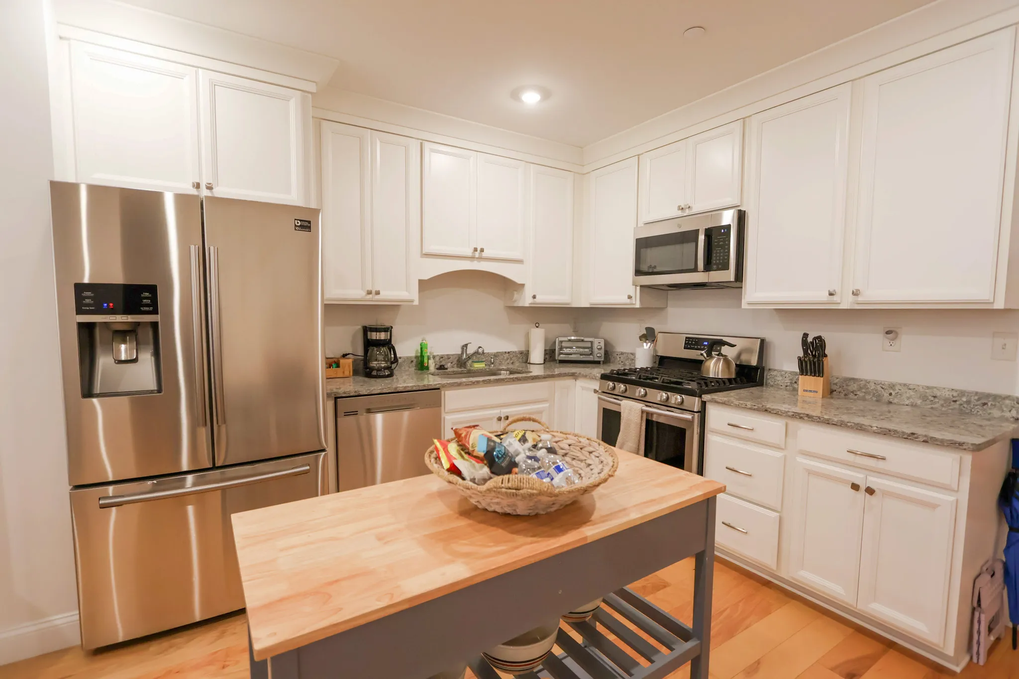 2 bed, 2 bath apartment for rent at 1008 Tremont St Unit 5, Roxbury — photo 12 of 25