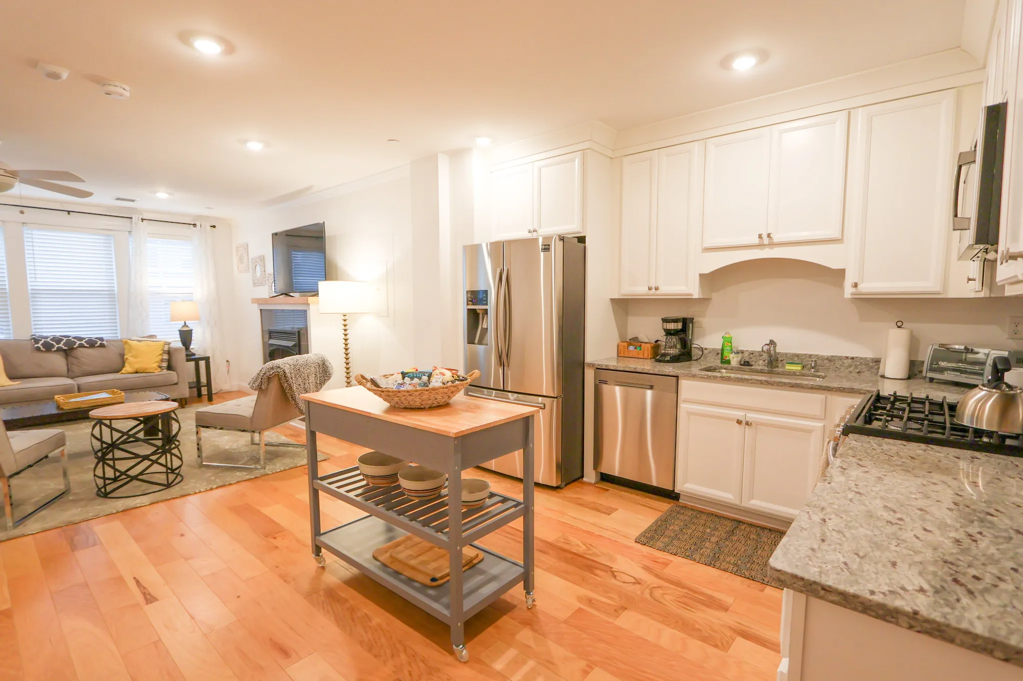 2 bed, 2 bath apartment for rent at 1008 Tremont St Unit 5, Roxbury — photo 9 of 25