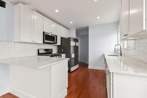 3 bed, 2 bath apartment for rent at 1008 Winthrop Ave Unit 2, Revere — photo 5 of 19