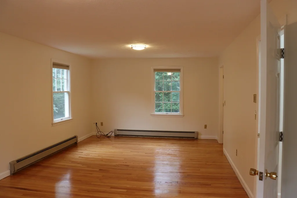 3 bed, 3.5 bath apartment for rent at 100C Allandale St Unit 100c, West Roxbury — photo 13 of 15
