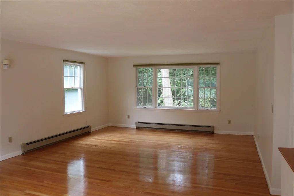 3 bed, 3.5 bath apartment for rent at 100C Allandale St Unit 100c, West Roxbury — photo 10 of 15