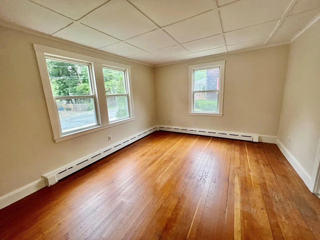 2 bed, 1 bath apartment for rent at 101-107 Forest Ave Ext Unit 101, North Plymouth — photo 2 of 13