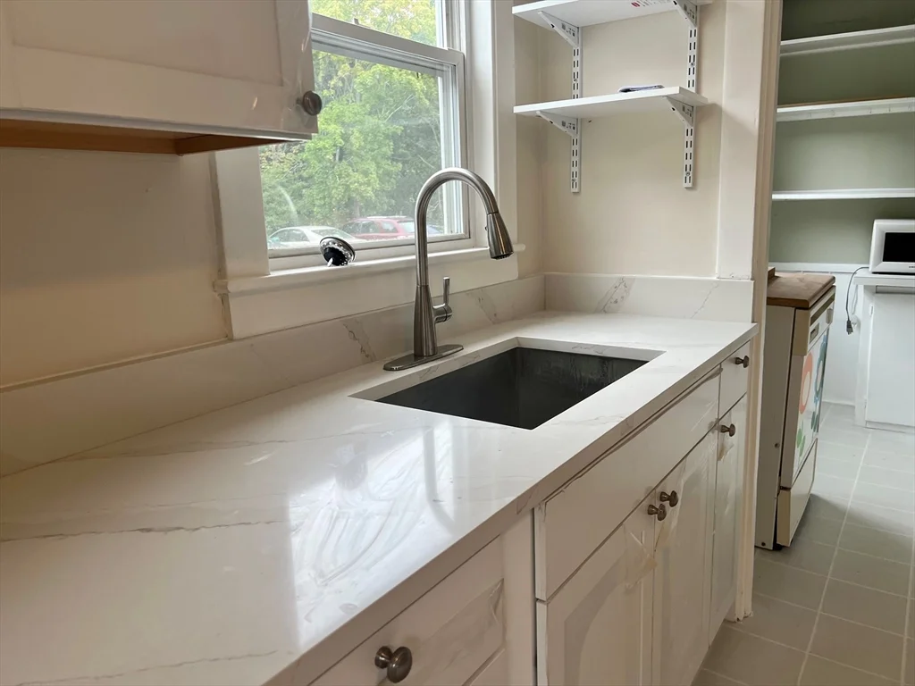 2 bed, 1 bath apartment for rent at 101-107 Forest Ave Ext Unit 101, North Plymouth — photo 6 of 13