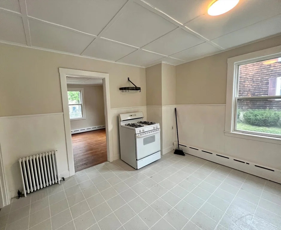 2 bed, 1 bath apartment for rent at 101-107 Forest Ave Ext Unit 101, North Plymouth — photo 7 of 13