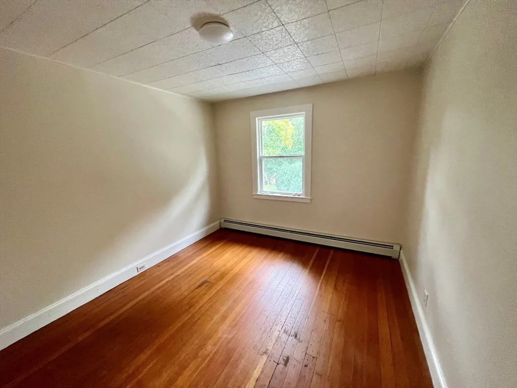 2 bed, 1 bath apartment for rent at 101-107 Forest Ave Ext Unit 101, North Plymouth — photo 10 of 13