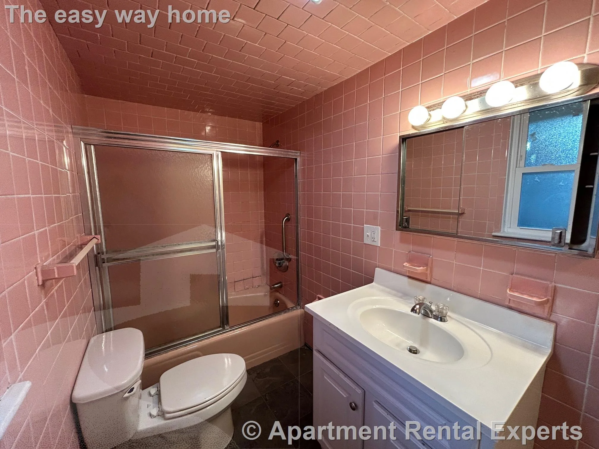 2 bed, 1 bath apartment for rent at 101 Alpine St Unit 1, Spring Hill — photo 7 of 16