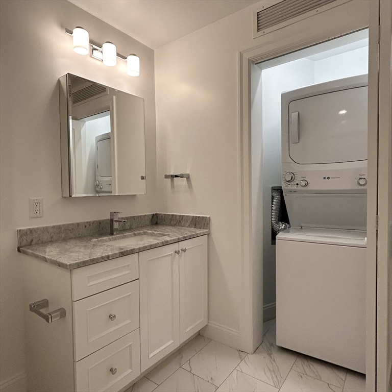 2 bed, 2 bath apartment for rent at 101 Asheville Rd Unit 319, Brookline — photo 5 of 17