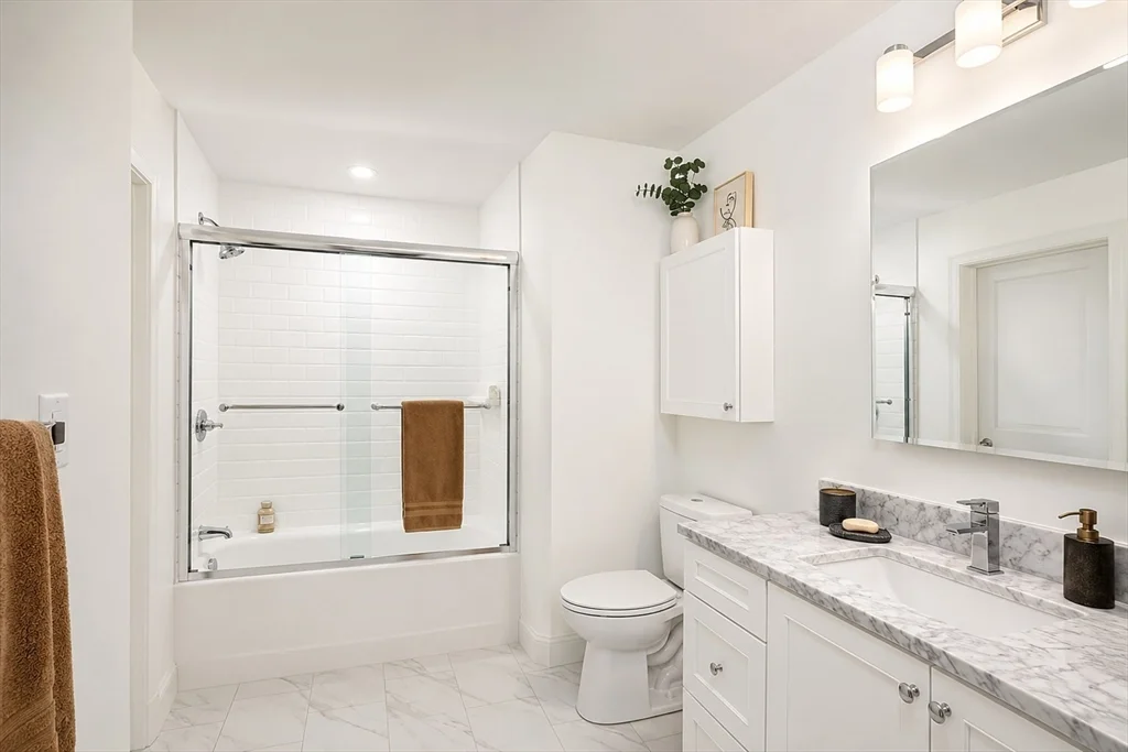 2 bed, 2 bath apartment for rent at 101 Asheville Rd Unit 409, Chestnut Hill — photo 6 of 7