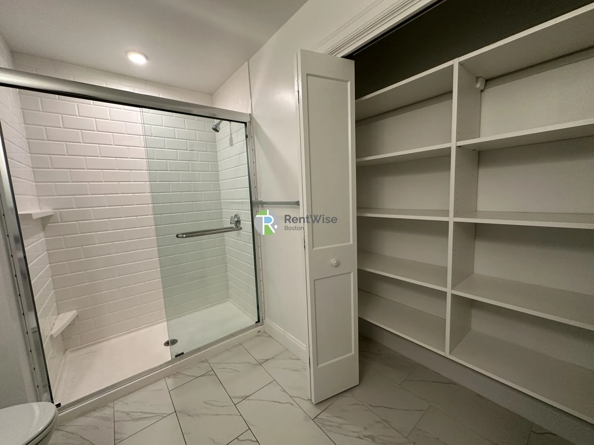 2 bed, 2 bath apartment for rent at 101 Asheville Rd Unit 423, Chestnut Hill — photo 6 of 8