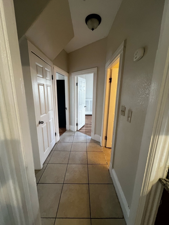 6 bed, 2 bath apartment for rent at 101 Ashland Unit 2, Malden — photo 8 of 18