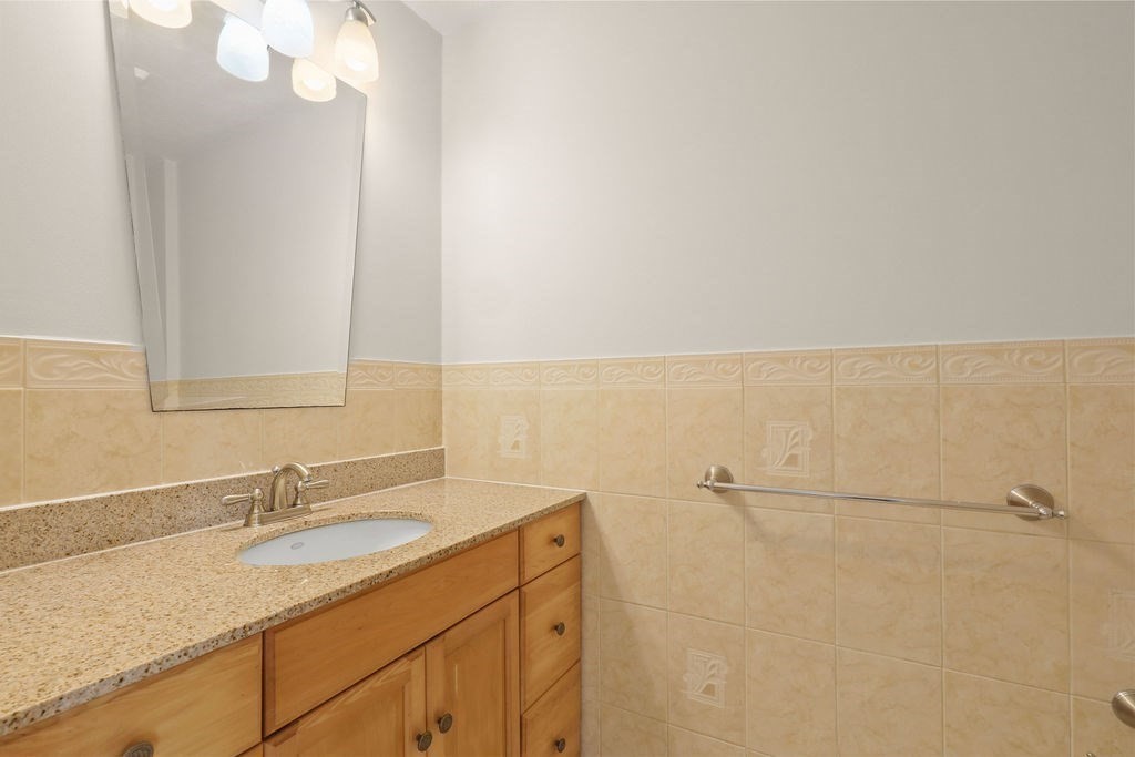 3 bed, 1 bath apartment for rent at 101 Ashley Island Rd, Fairhaven — photo 12 of 26
