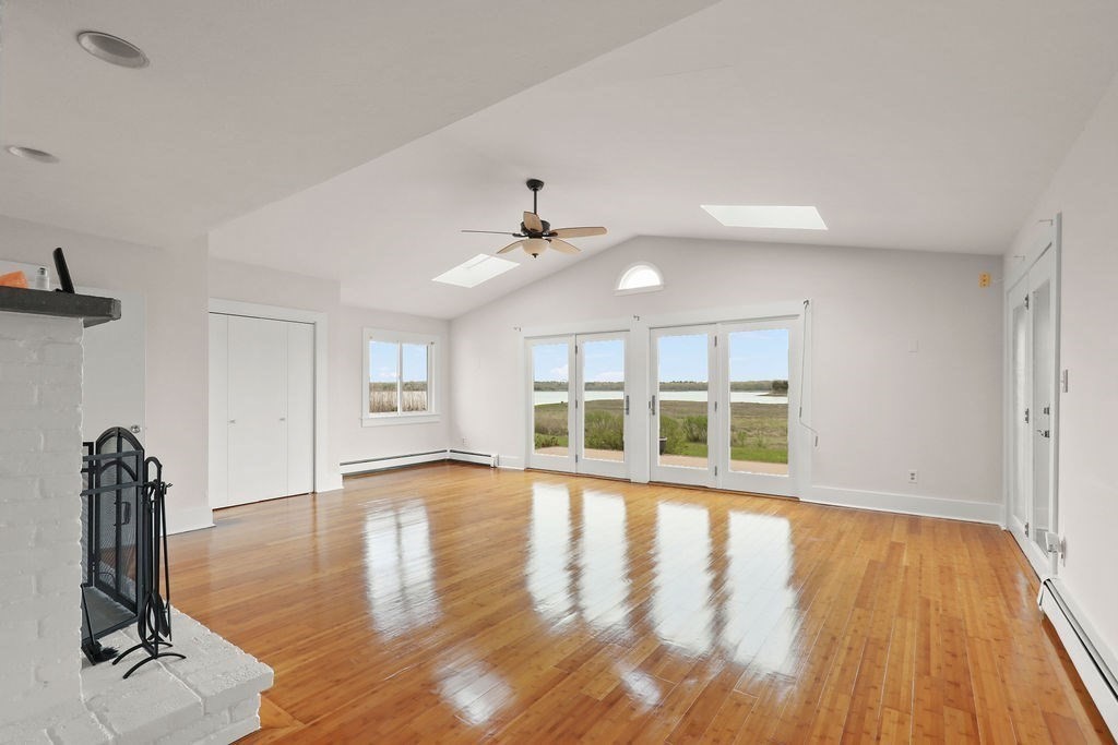 3 bed, 1 bath apartment for rent at 101 Ashley Island Rd, Fairhaven — photo 8 of 26