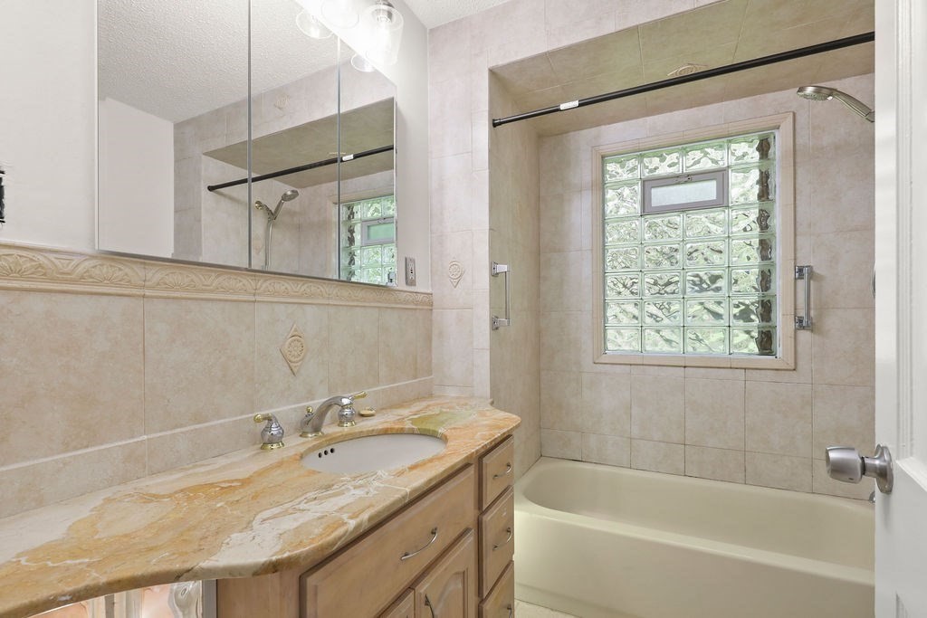 3 bed, 1 bath apartment for rent at 101 Ashley Island Rd, Fairhaven — photo 18 of 26