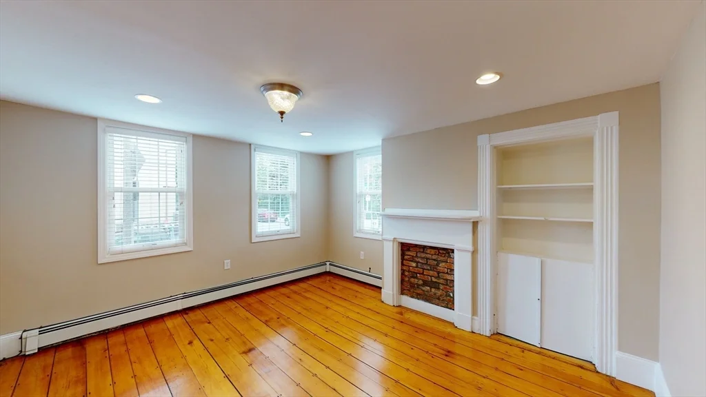 2 bed, 2 bath apartment for rent at 101 Baxter St Unit 4, South Boston — photo 4 of 18