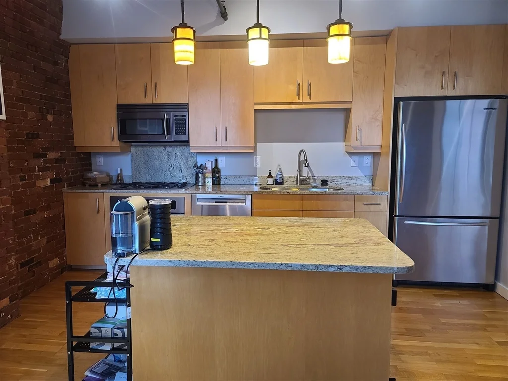 1 bed, 1 bath apartment for rent at 99-105 Broad St Unit 4E, Waterfront — photo 3 of 16